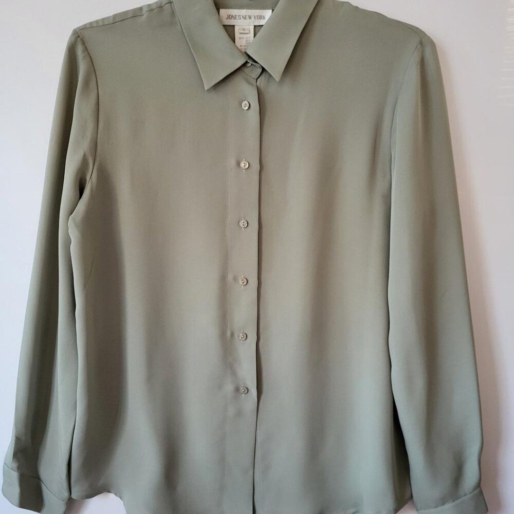 "JONES NEW YORK" CELERY COLOR BUTTON-UP BLOUSE -  SIZE 6 [NWOT]